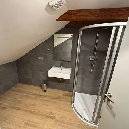 Apartment Gato Jenisov *