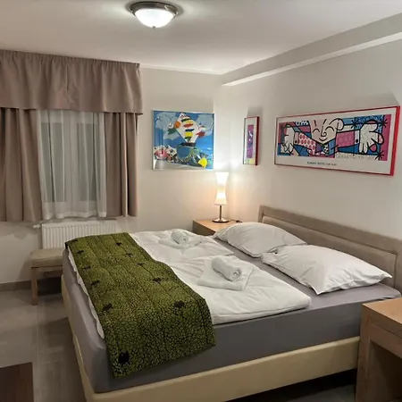 Apartment Gato Jenisov *