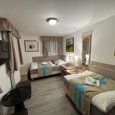 Apartment Gato Jenisov *